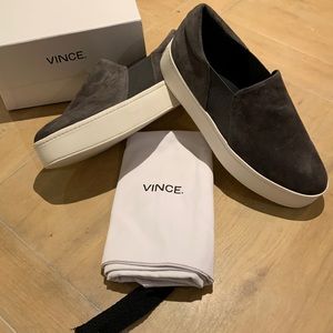 VINCE SUEDE SNEAKER